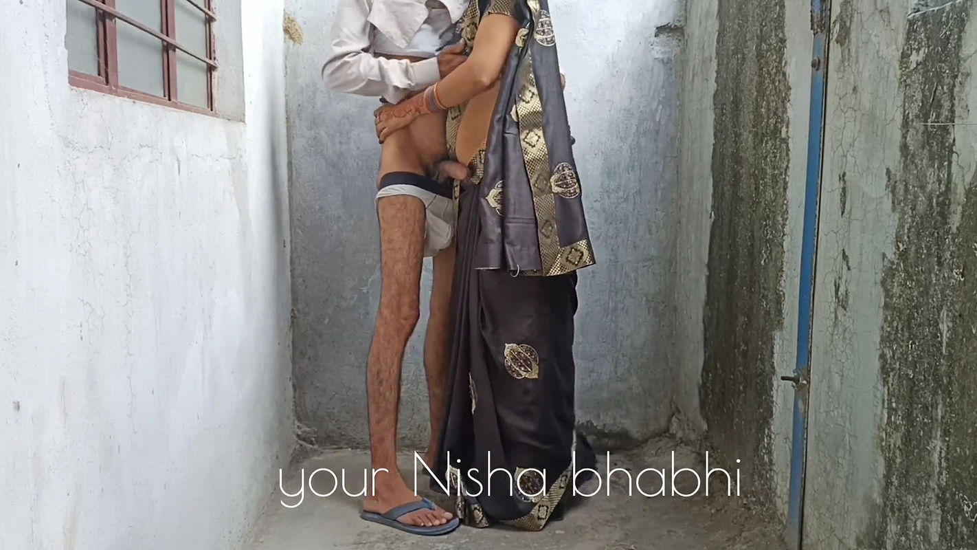 Padosi bahu ne chori se chudai