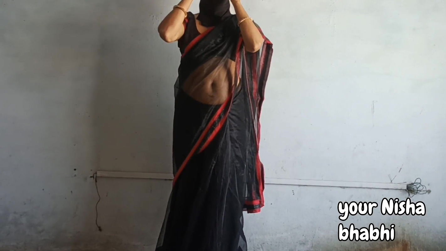 Picked up sister-in-law’s saree and got fucked.
