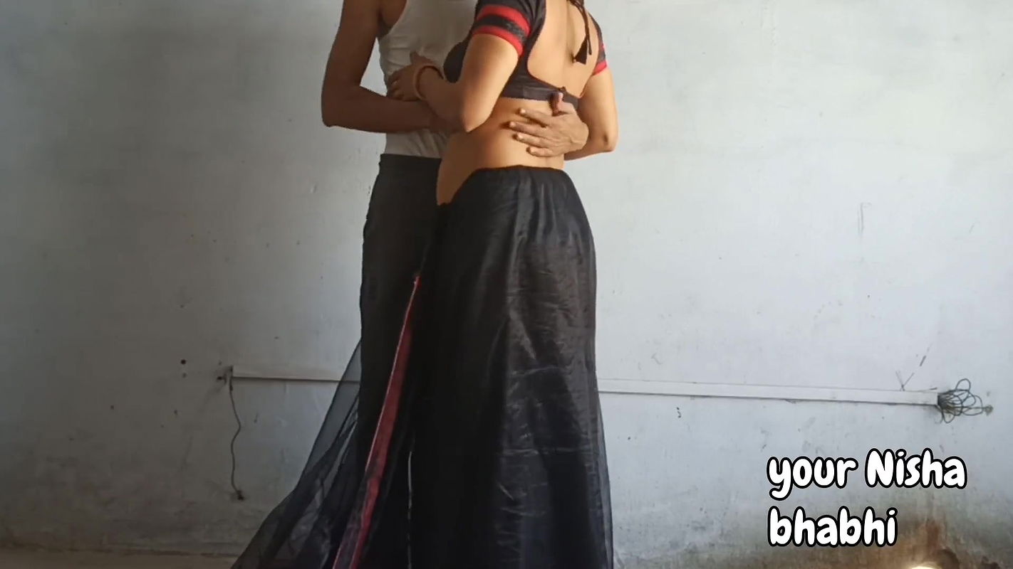 Picked up sister-in-law’s saree and got fucked.