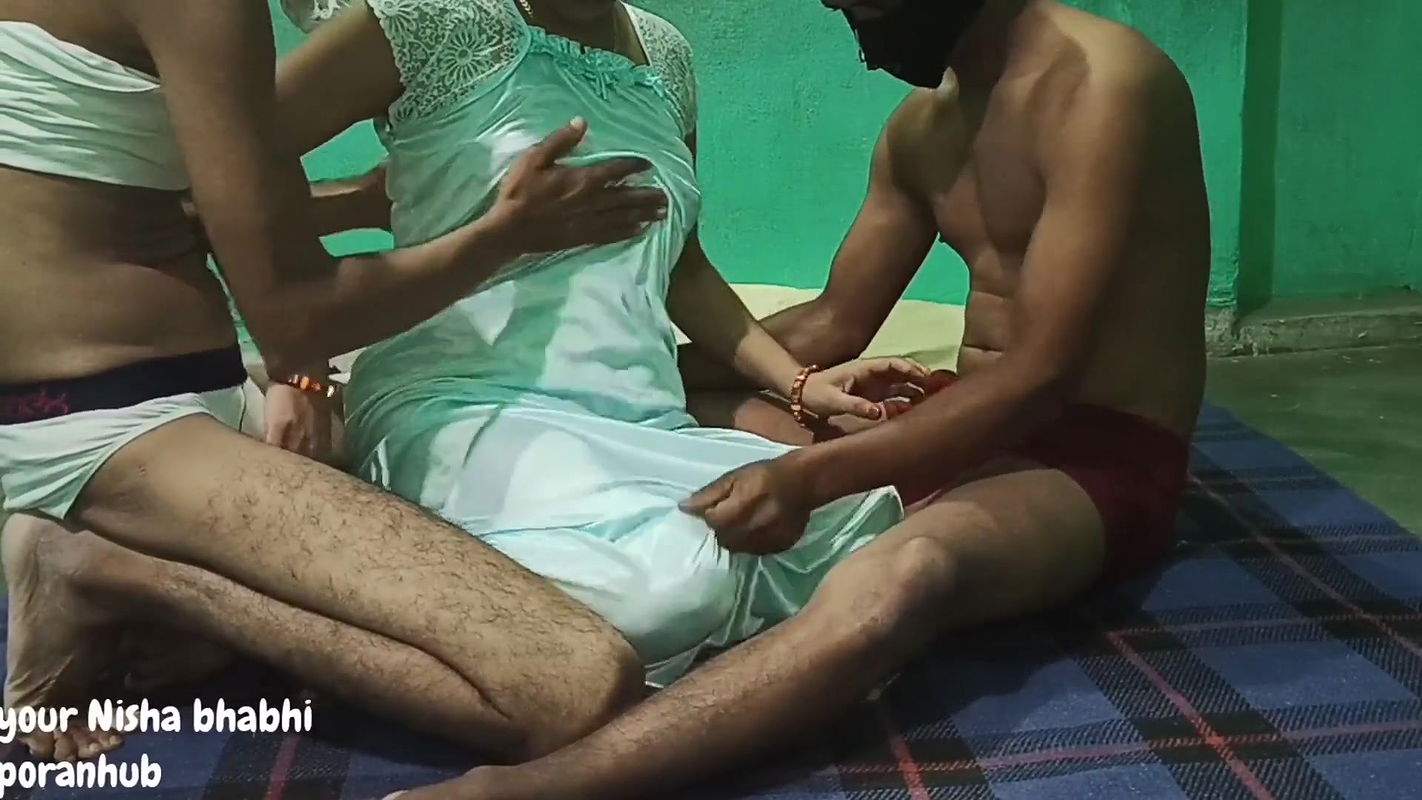 Sister in law enjoyed double love with two friends