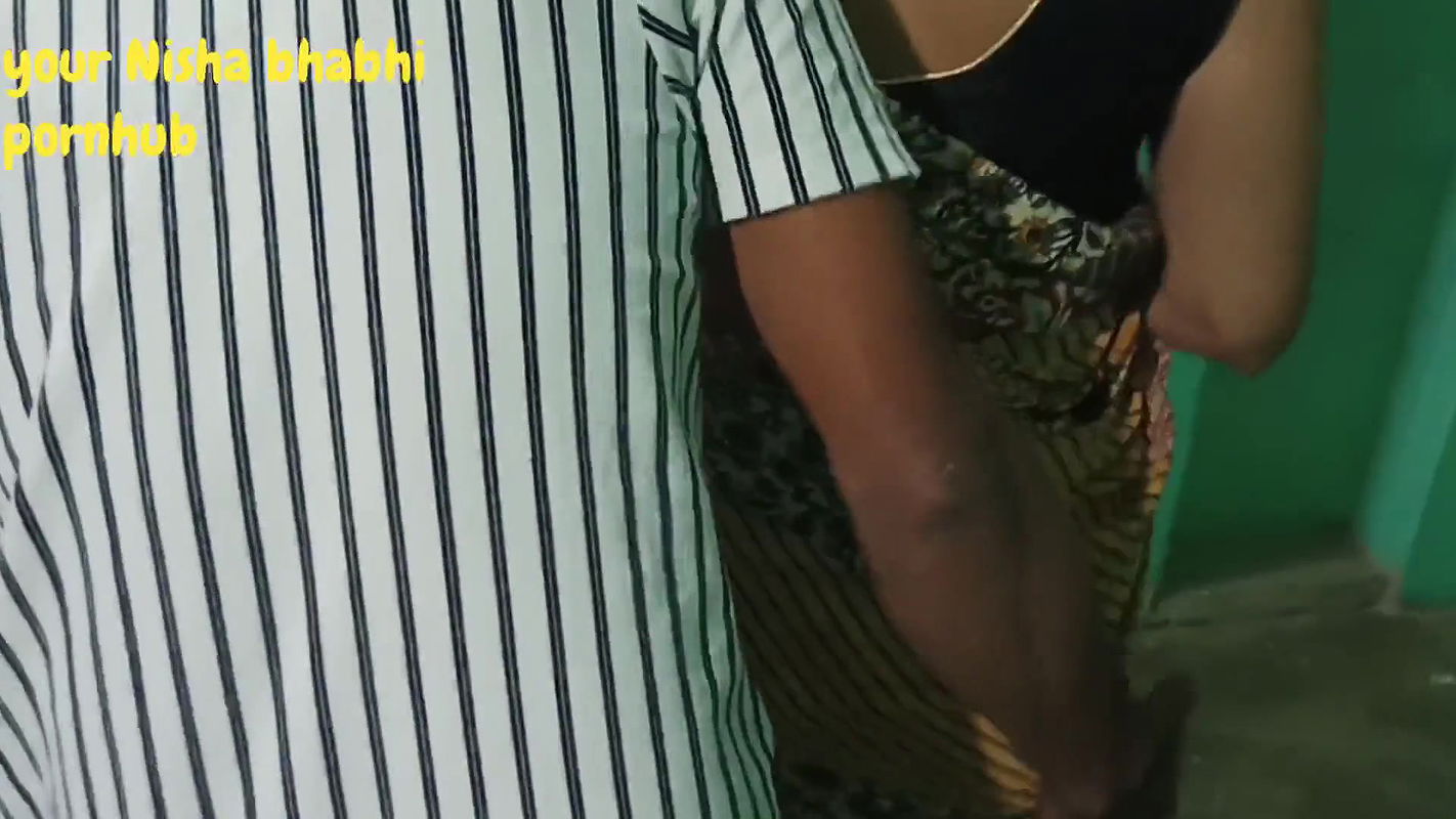 Wife alone in the house the neighbor boy left the sari