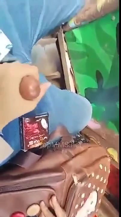 Desi lovers Blowjob while Bus traveling
