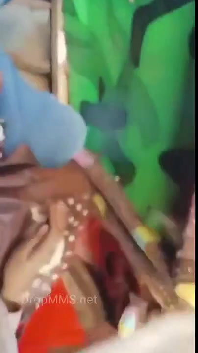 Desi lovers Blowjob while Bus traveling