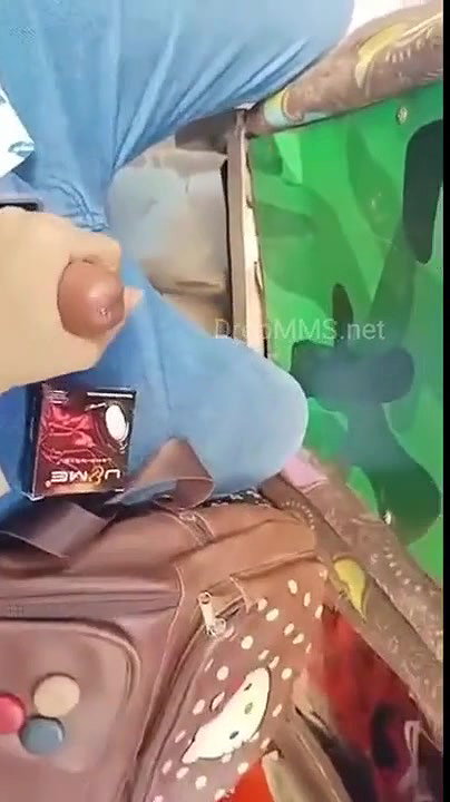 Desi lovers Blowjob while Bus traveling
