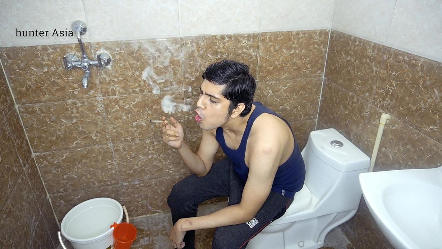 hunter ne camel ki bathroom mein ki chudai – Bathroom sex short clip