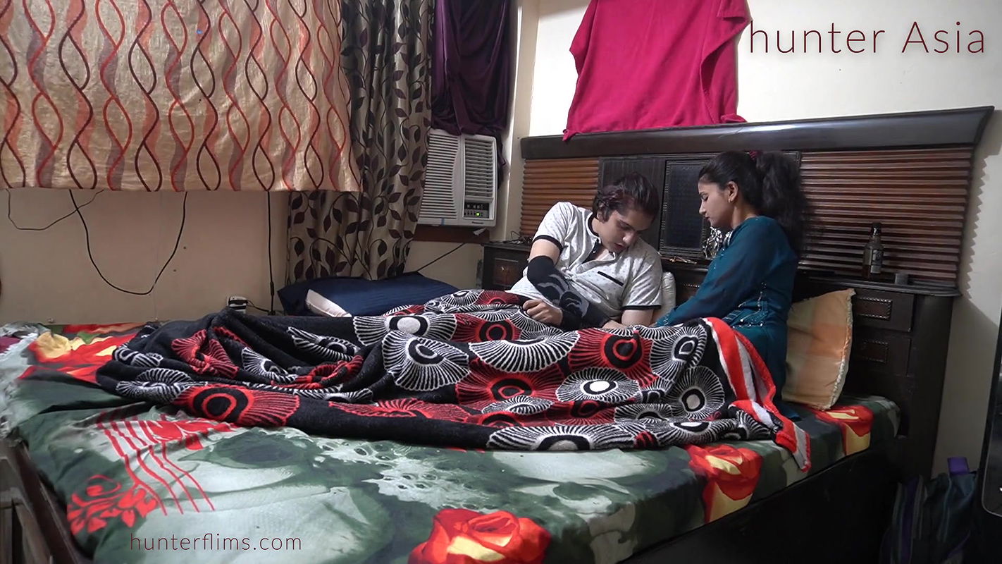 Indian Sex Video Couple blowjob & Fucking after smoke – Condom Sex – Cum in Condom – hunter Asia