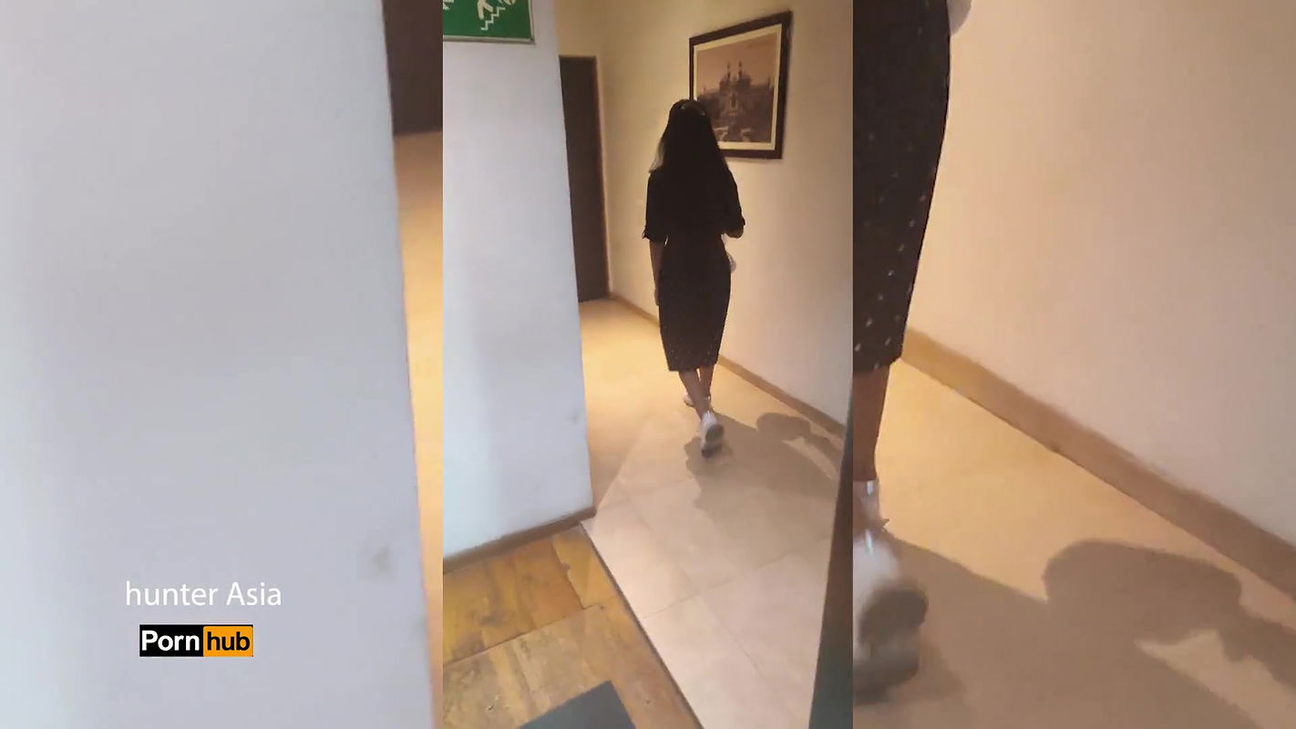 Stranger Girl Kissing Me In The Elevator & Fucked in her Hotel Room