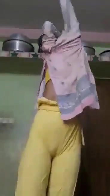 Desi Girl After Bath Fingering