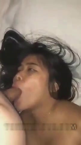Beauty Teen girlfriend gives Deep BJ