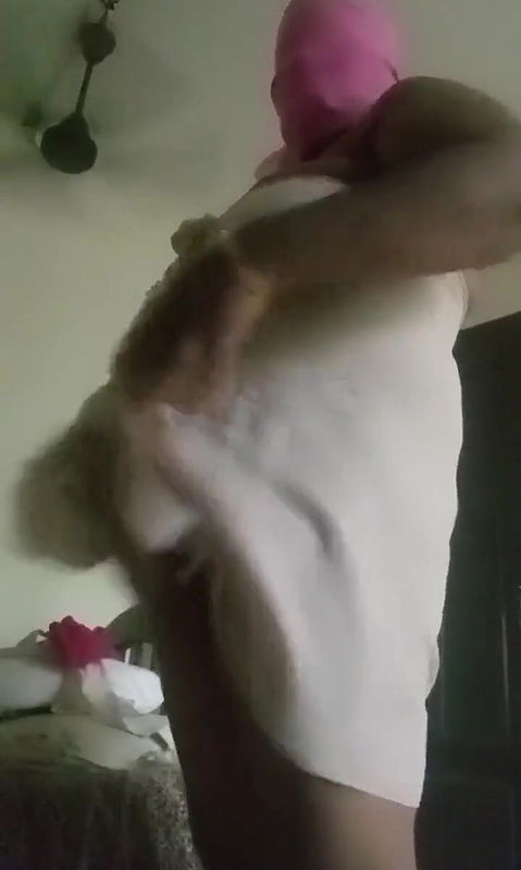 College Tacher Bedroom Dress Change