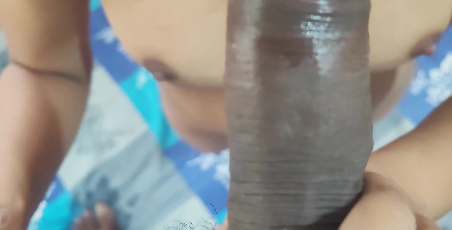 Desi Bengali Girl Sucking and gets fucked hard in missionary position