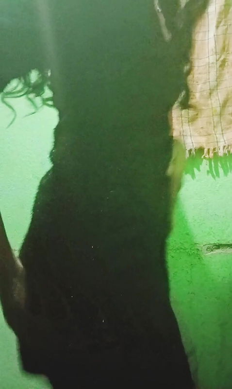 Desi maal living alone