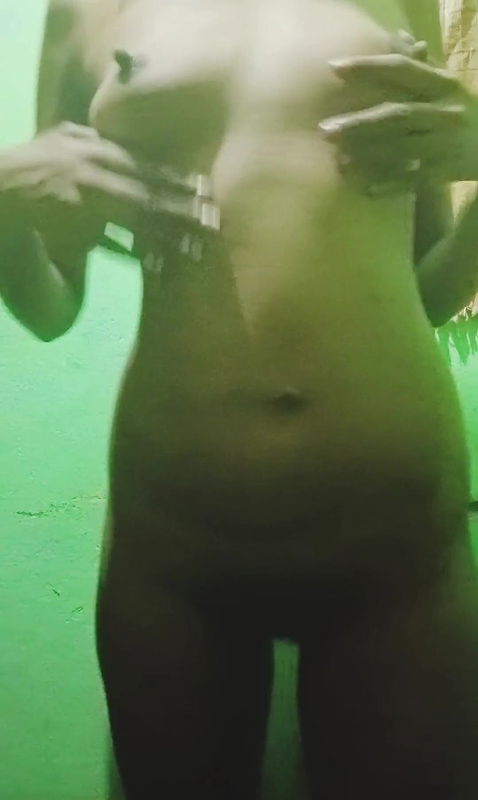 Desi maal living alone