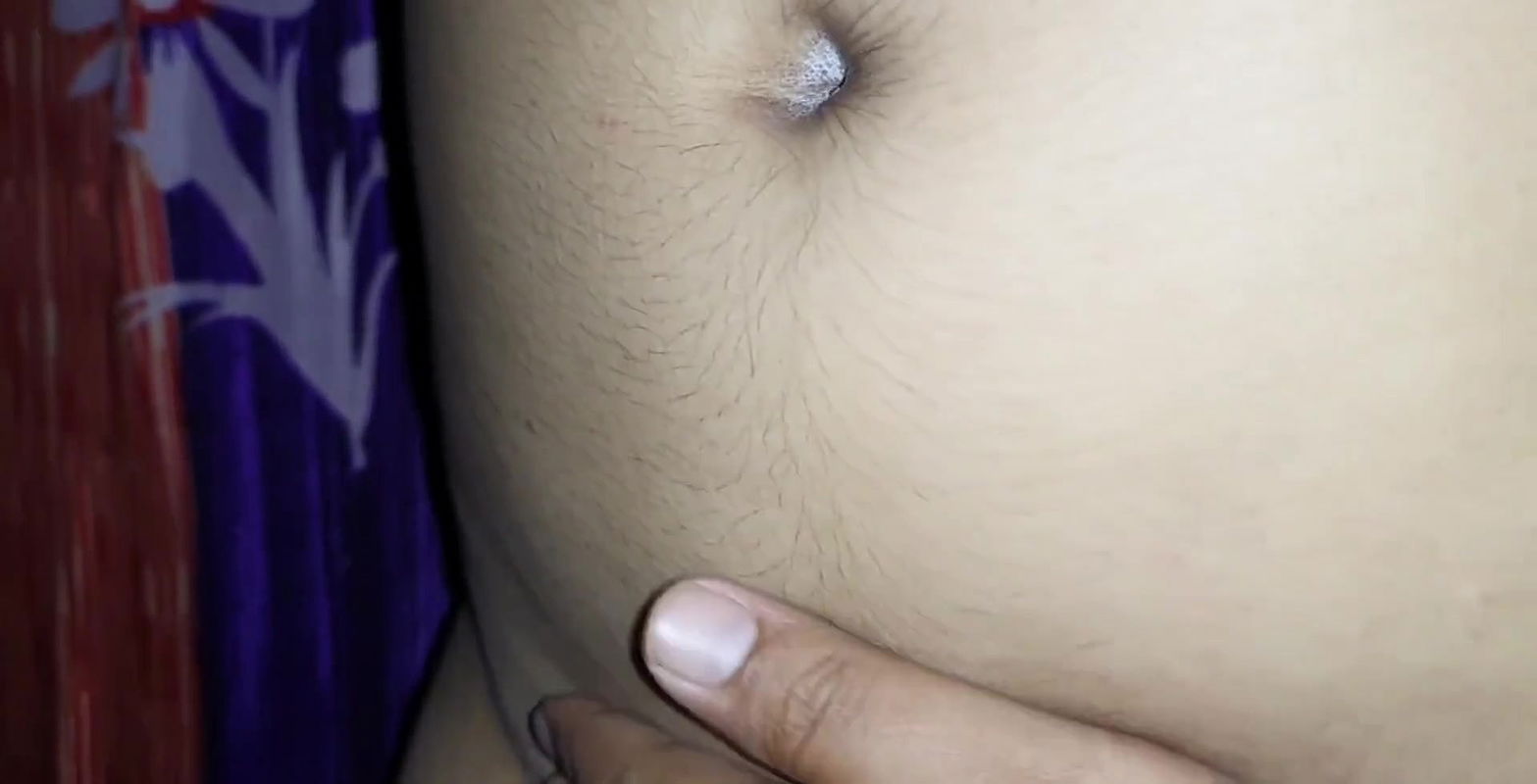 Hot bhabhi doing fingering in her pussy