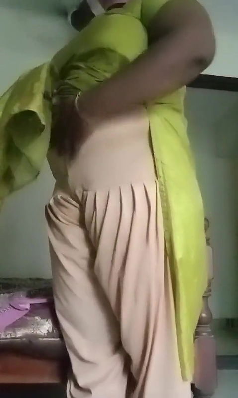 indian College Student BBW Showing Fingering Her Pussy on Camera