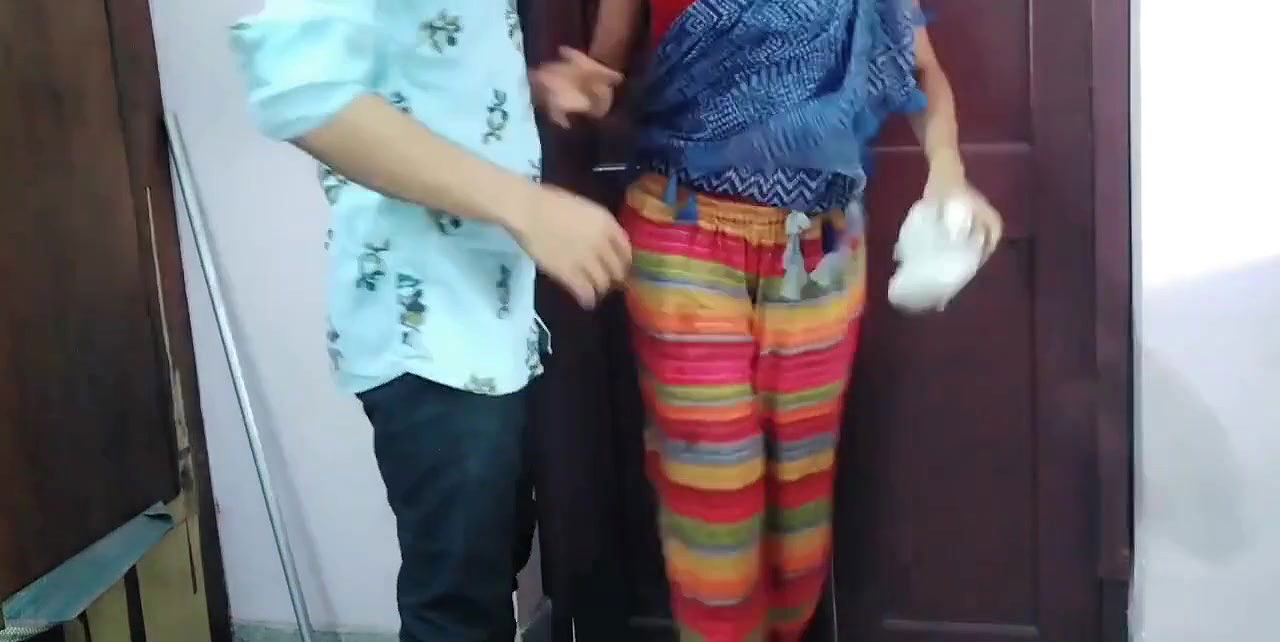 Kamwali ko malik ne choda