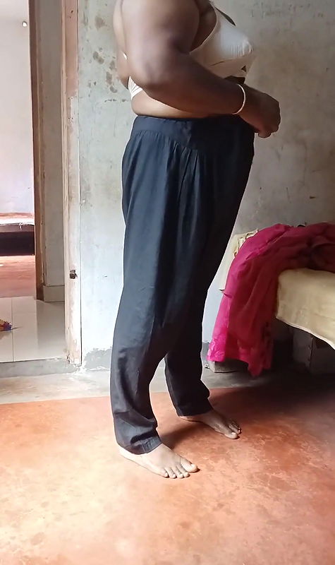 Lady bedroom dress change