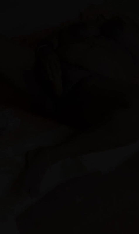 Lady bedroom Pappy eating banana performance