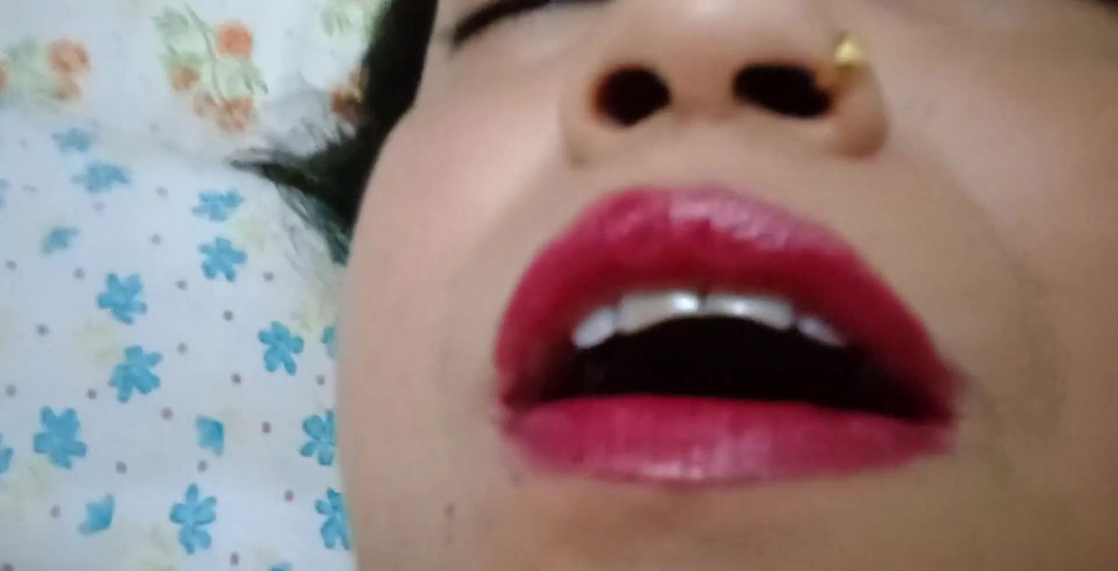 Sexy Wife lic pussy ,full sathish with sex toy play her pussy boobs,clit and outer of clit –