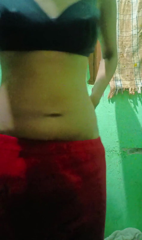 Someone make a video with me comments fast I am living alone subscribe this channel and enjoy with me guys