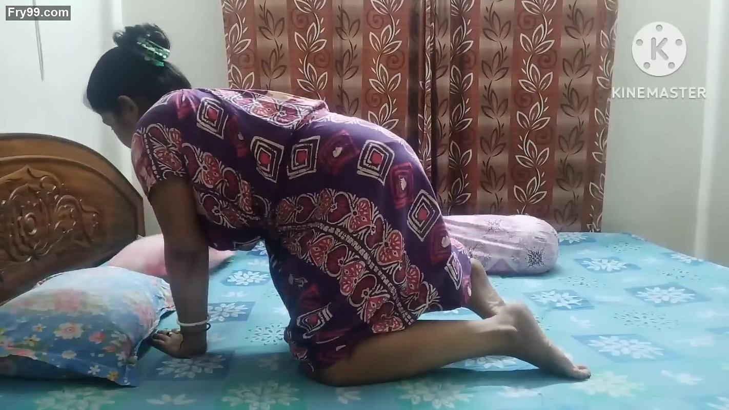 TanimaDailylifestyle -Indian housewife night time bed cleaning_bed arranging vlog