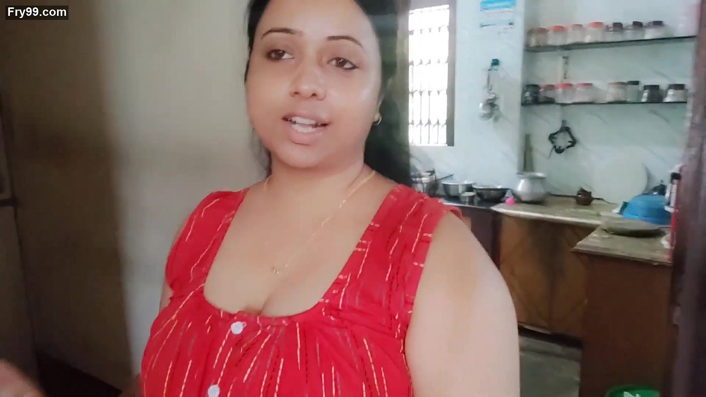 Sumi showing melons when cutting Watermelon vlog