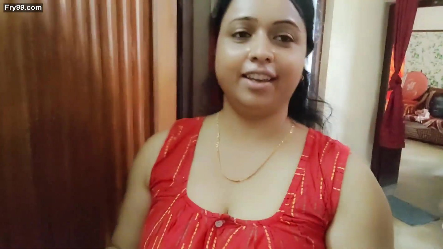 Sumi showing melons when cutting Watermelon vlog
