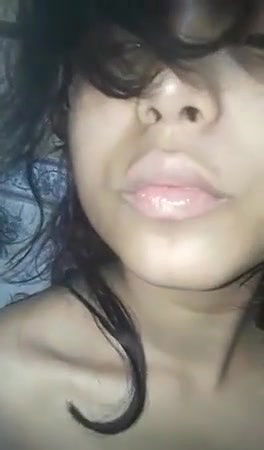 Desi Girl Showing And Fingering