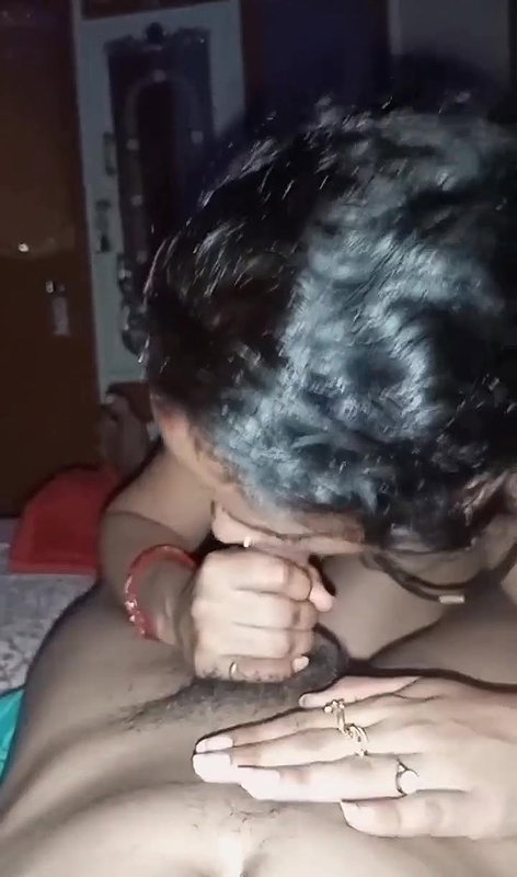 Horny Bhabhi Giving Blowjob