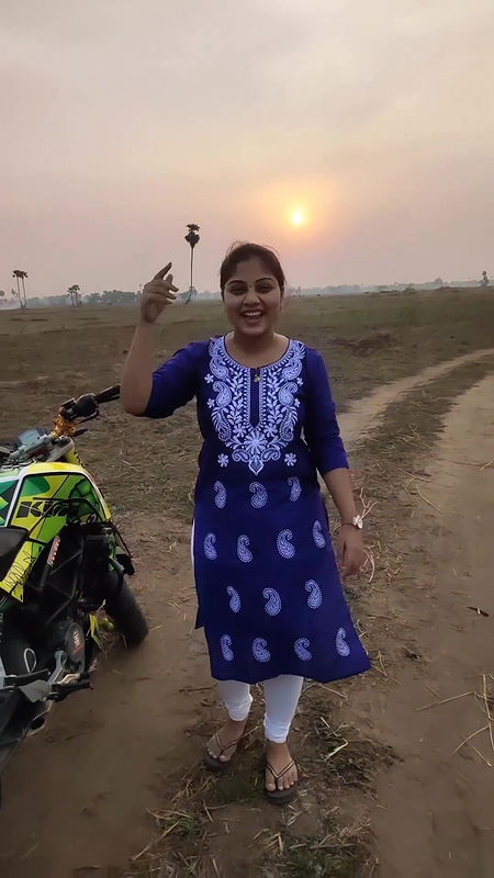 Beautiful chubby girl hot dance chubby thighs