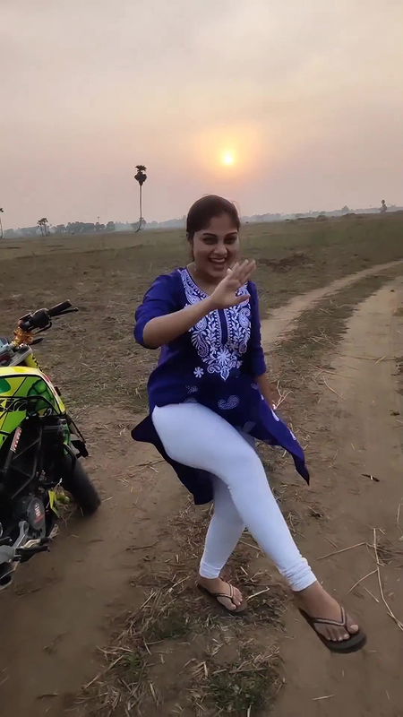 Beautiful chubby girl hot dance chubby thighs