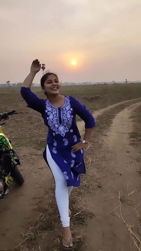 Beautiful chubby girl hot dance chubby thighs