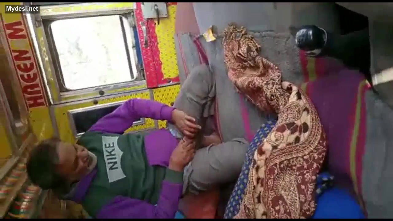 Desi raand fuck by truck driver