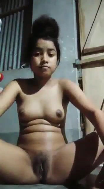 Cute Village Girl Showing Pussy