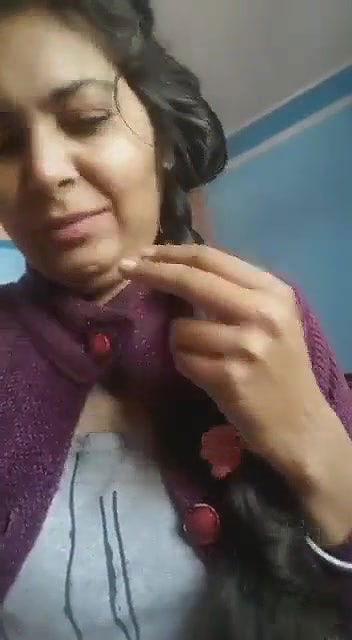 Cute Tamil girl pussy and fingering