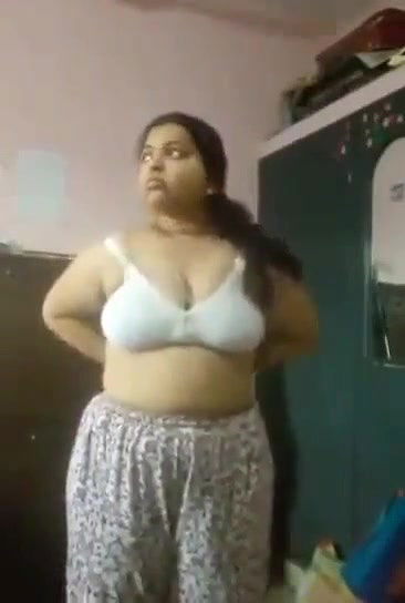 Mallu aunty with huge boobs