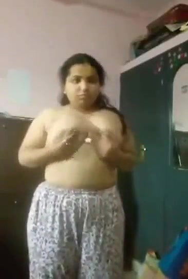 Mallu aunty with huge boobs