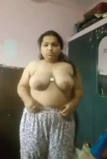 Mallu aunty with huge boobs