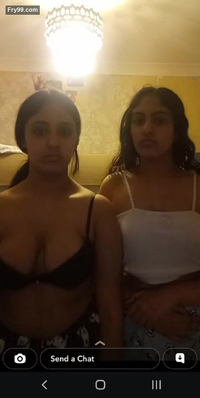 UK Teen Girl and Her Bestfriend Record Snapchat Video To Her Boyfriend