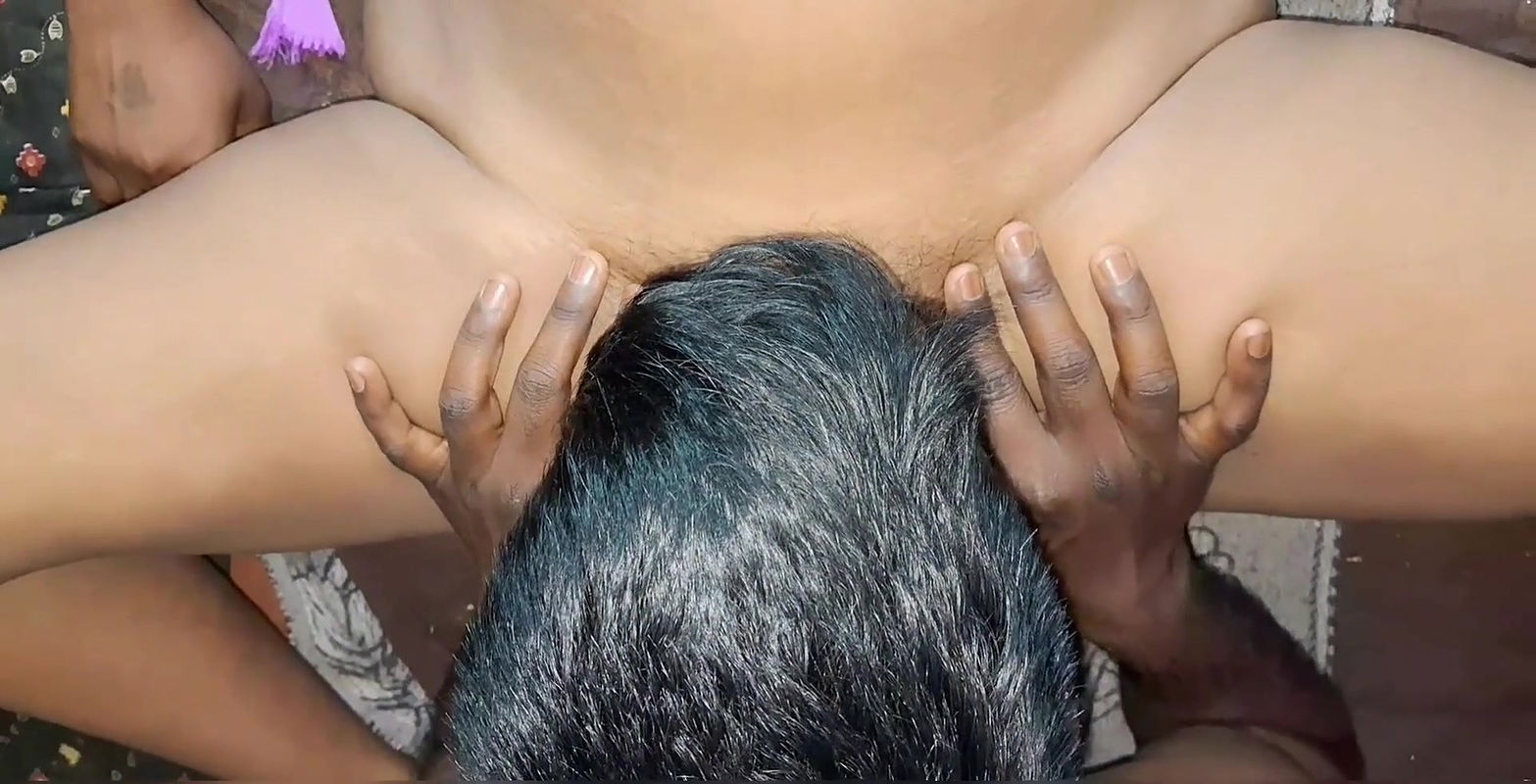 Indian Desi bhabhi ki tight chut ki chudai aaah.. aah. Unh..unh…karne lagi bhabhi