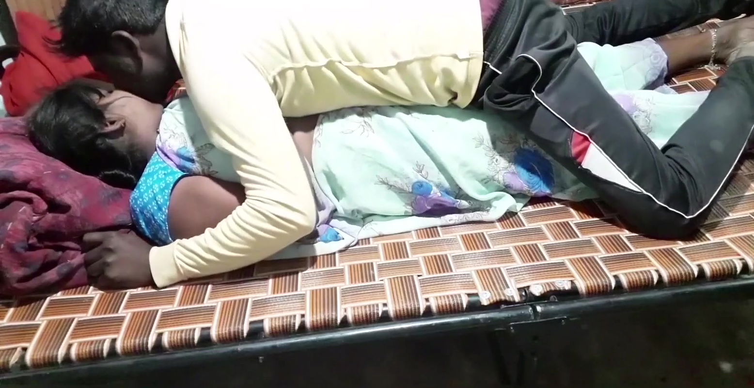 Indian sexy and beautiful bhabhi fucking first time her tight pussy