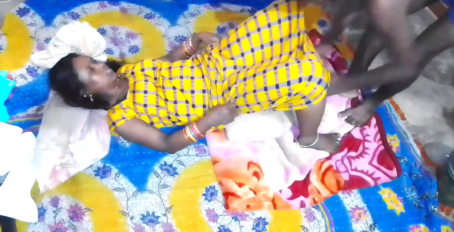 Bhabhi ke Sath Ful Romance Ke Adhin Nahin aur sath mein chudai bhi Karti