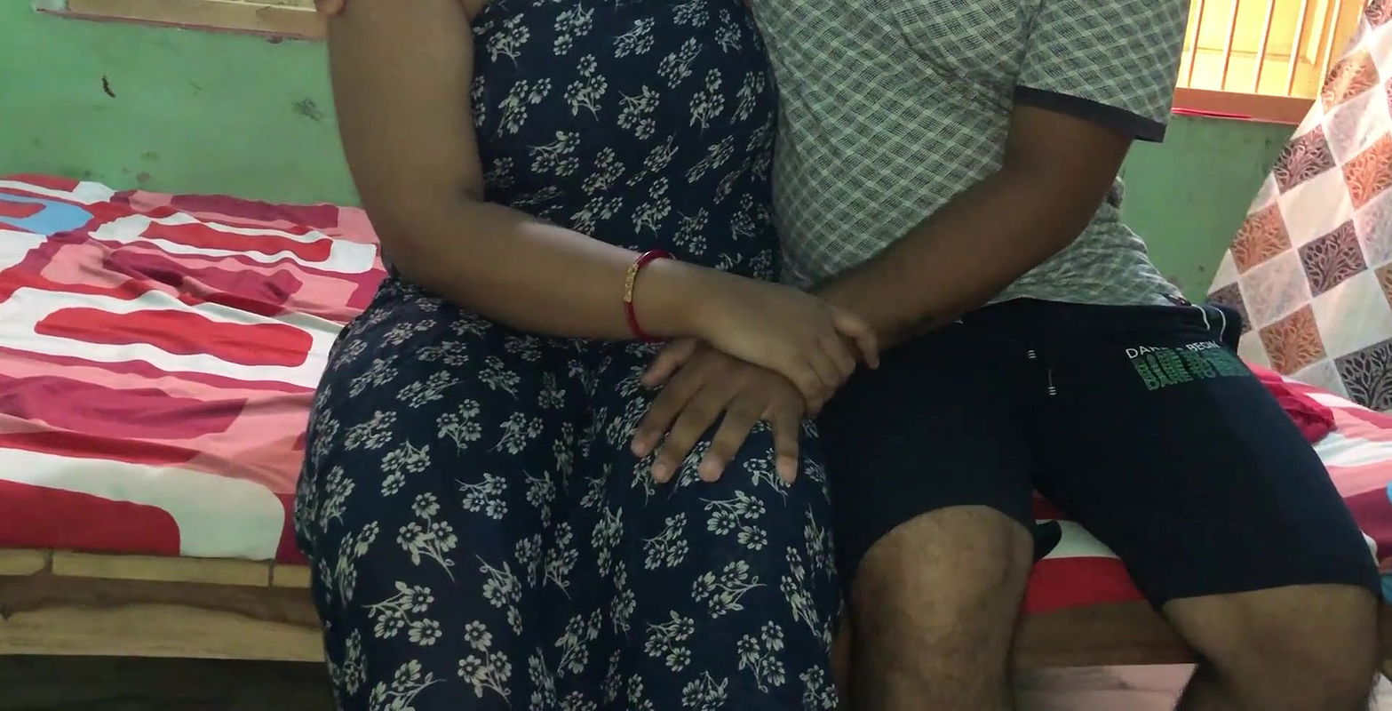 Jawan Aunty Apne Bhatije se Chudwayi