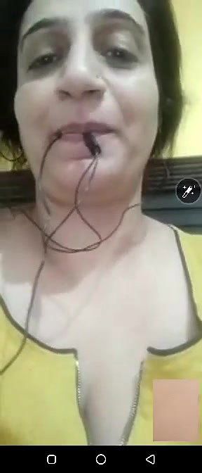 Paki unsatisfied mature milf showing