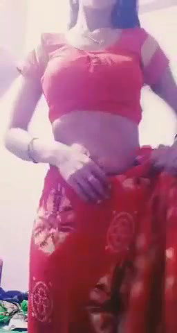 Striping sari and showing