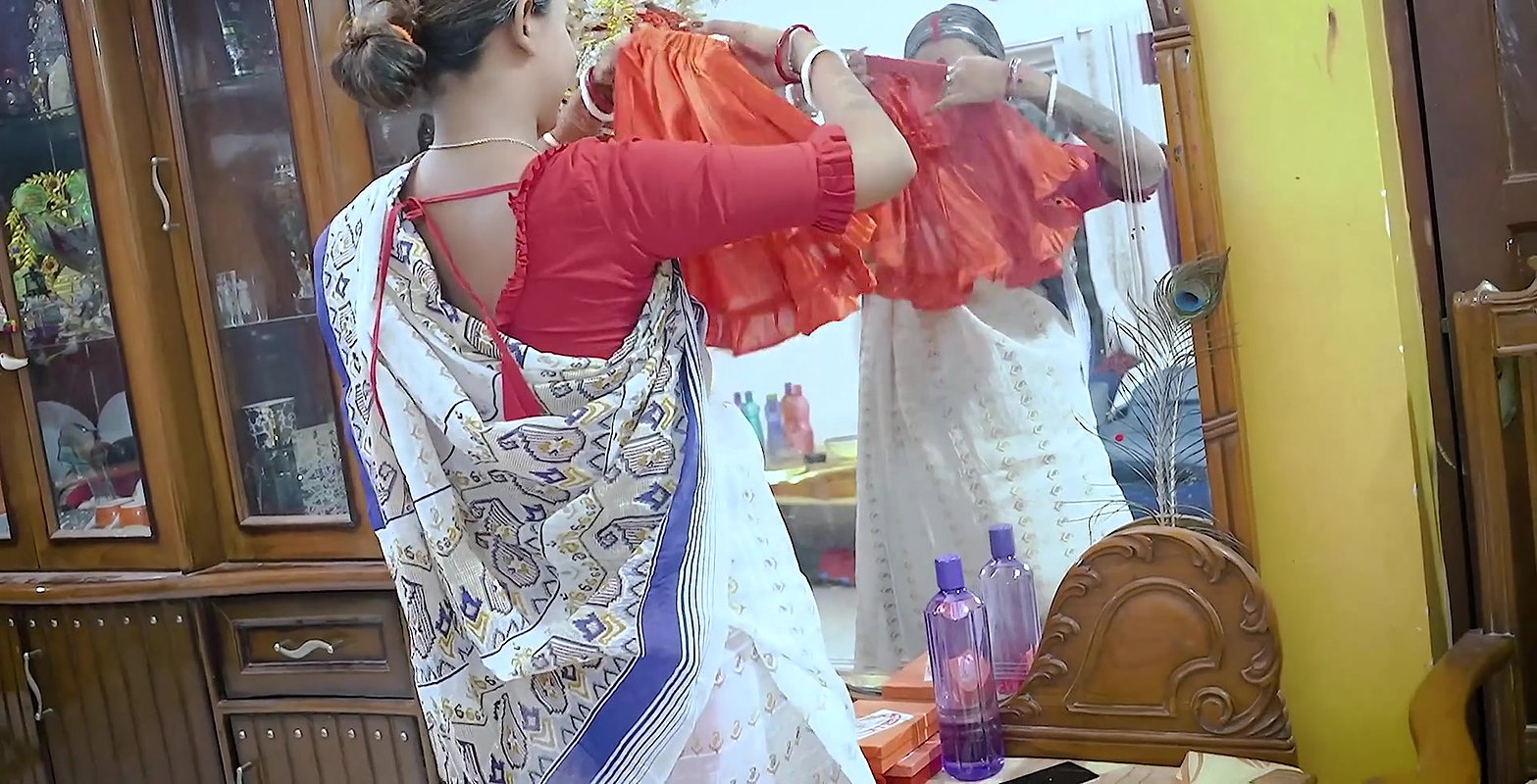 Sexy sudipa dadi ne apne pote ko akela paya aur raat bhar ghapaghap chudaee sikhate  hai full movie