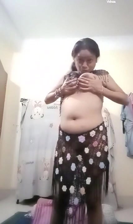 Assamese Bhabhi Shows Her Boobs and Pussy