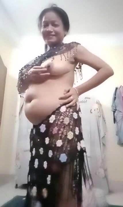 Assamese Bhabhi Shows Her Boobs and Pussy