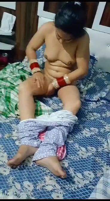 Sexy bhabhi nude recorded by lover