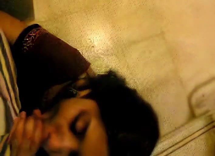 Bhabhi Kiss with boy